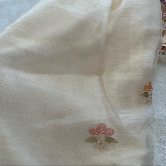 VINTAGE Handmade Floral Embroidered Blouse Skirt with Scarf - Picture 13 of 14